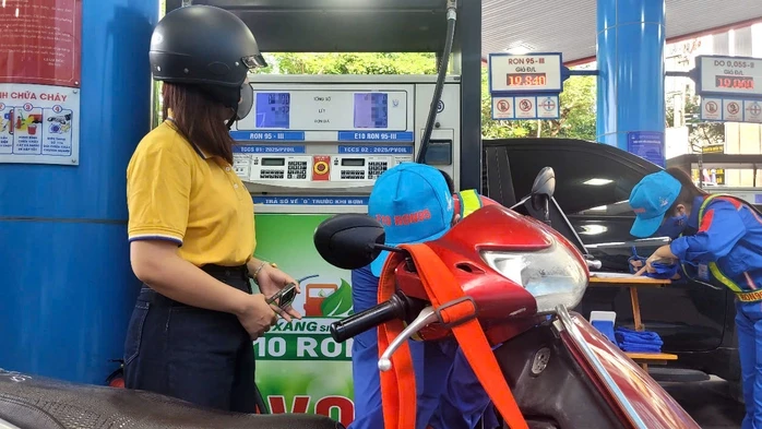 Dầu diesel giảm gần 700 đồng/lít Dầu diesel giảm gần 700 đồng/lít