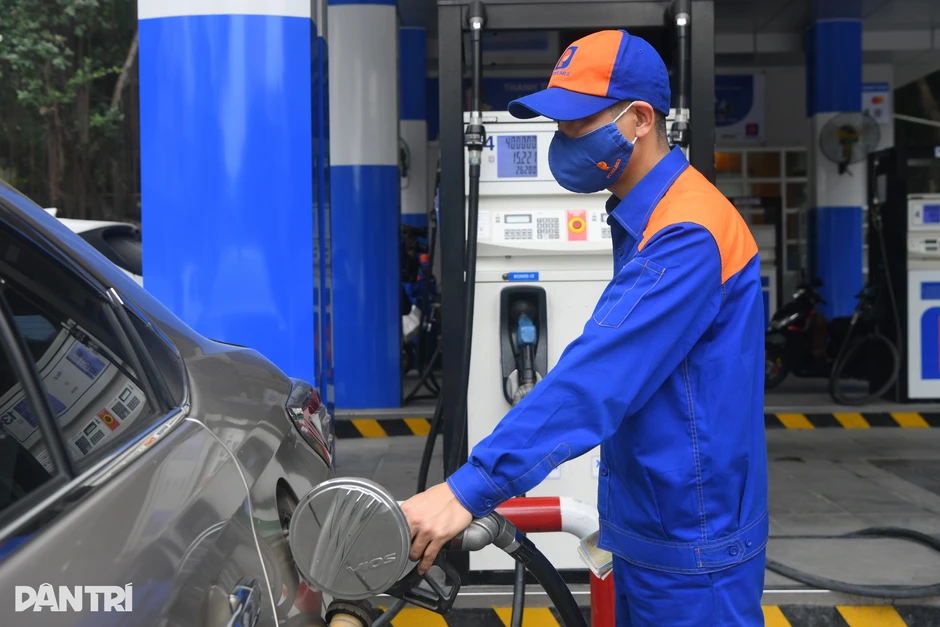 Đề xuất bình ổn giá khi xăng dầu tăng mạnh trong một tháng Đề xuất bình ổn giá khi xăng dầu tăng mạnh trong một tháng