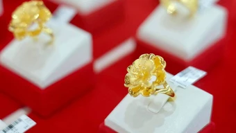 Đề xuất bỏ giấy phép con đối với vàng trang sức