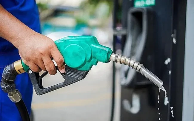 Đề xuất giảm một nửa thuế bảo vệ môi trường đối với xăng và dầu diesel Đề xuất giảm một nửa thuế bảo vệ môi trường đối với xăng và dầu diesel