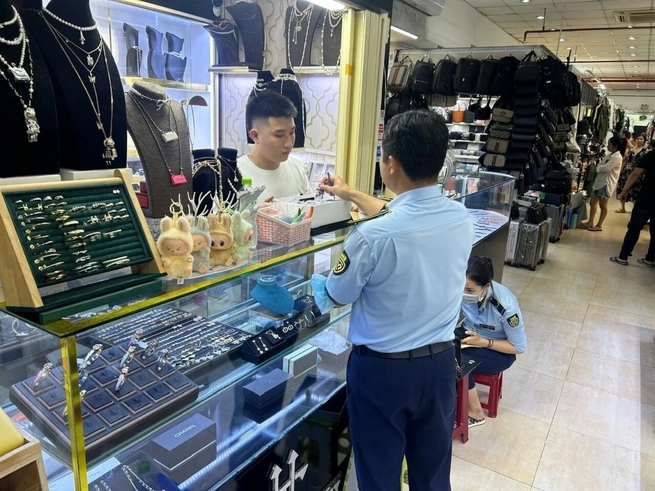 Đề xuất giữ Chi cục Quản lý thị trường trực thuộc Sở Công Thương TPHCM Đề xuất giữ Chi cục Quản lý thị trường trực thuộc Sở Công Thương TPHCM