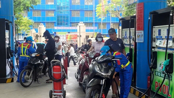 Đề xuất xăng E10 bán trên toàn quốc từ 30 - 4 góp phần ổn định thị trường năng lượng Đề xuất xăng E10 bán trên toàn quốc từ 30 - 4 góp phần ổn định thị trường năng lượng