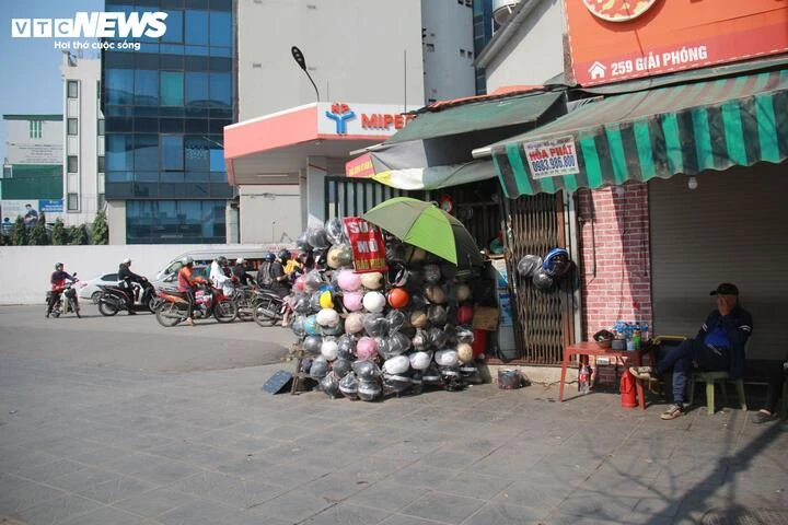 Dẹp điểm bán xăng tự phát, người dân không còn mua tích trữ Dẹp điểm bán xăng tự phát, người dân không còn mua tích trữ