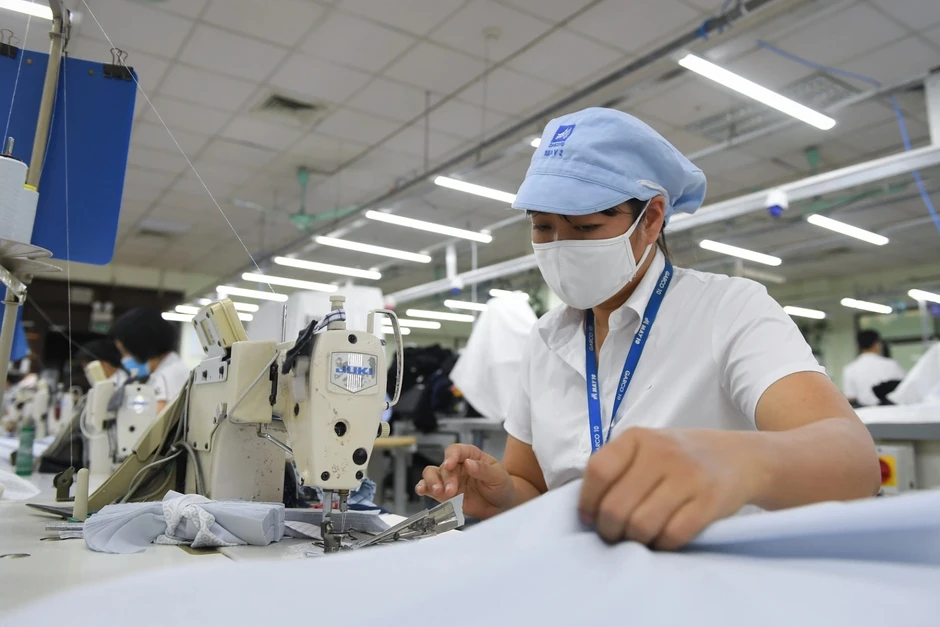 Dệt may Việt Nam đối mặt áp lực kép từ thuế quan và xung đột Trung Đông Dệt may Việt Nam đối mặt áp lực kép từ thuế quan và xung đột Trung Đông