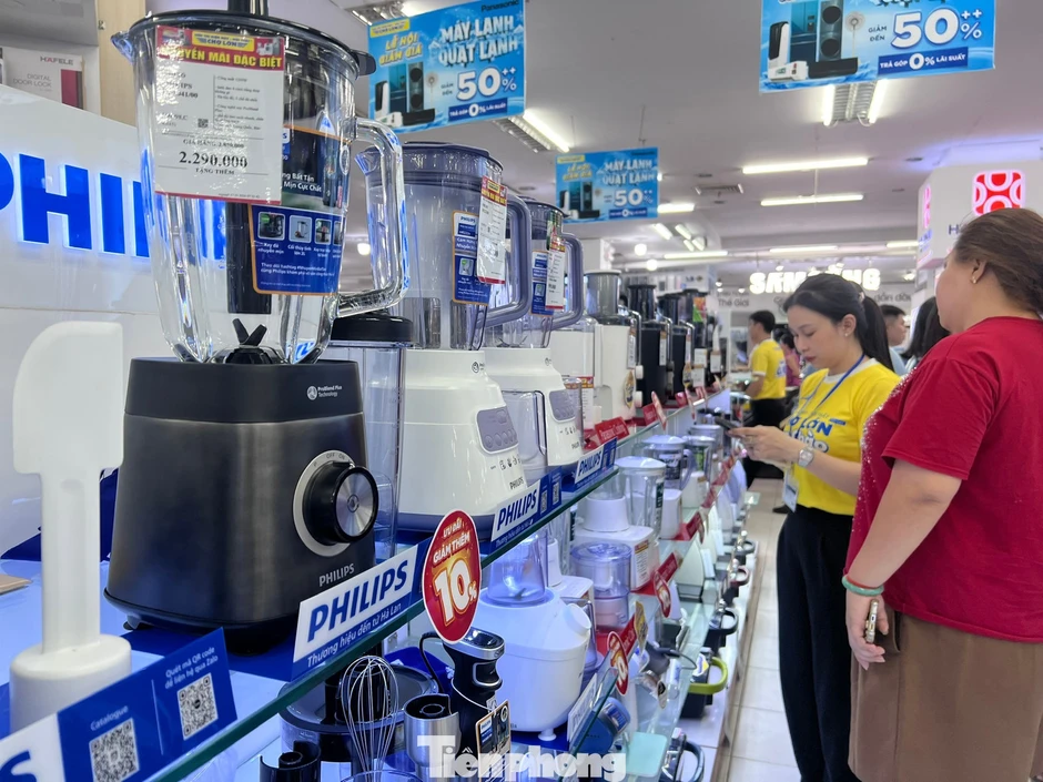Điện lạnh vẫn đắt hàng khi TPHCM đã vào mùa mưa Điện lạnh vẫn đắt hàng khi TPHCM đã vào mùa mưa