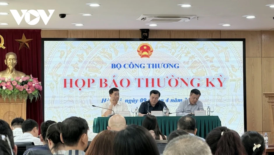 Điều chỉnh giá xăng dầu vào ban đêm: Bộ Công Thương giải thích lý do Điều chỉnh giá xăng dầu vào ban đêm: Bộ Công Thương giải thích lý do