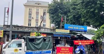 Đình chỉ hoạt động khu chợ 34 năm ở Hà Nội