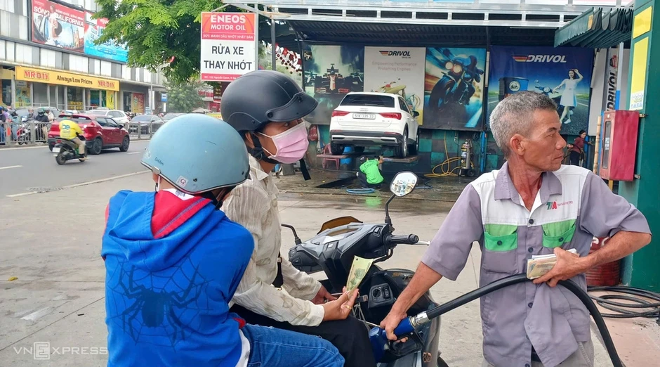 Doanh nghiệp bán lẻ xăng dầu kêu khó nhập hàng