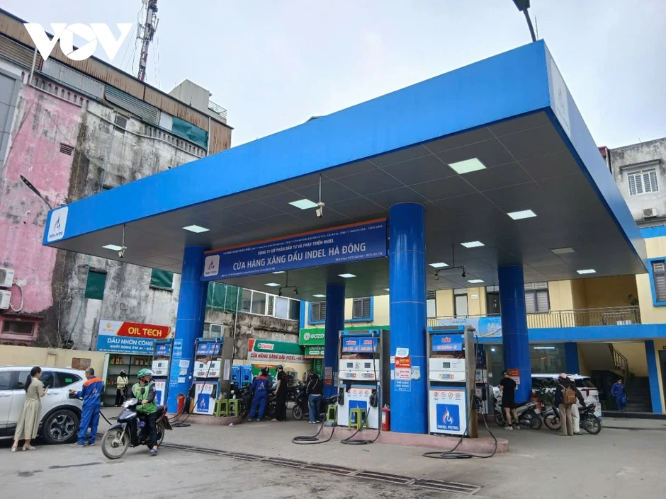 Doanh nghiệp đã sẵn sàng phân phối xăng E10 trên diện rộng từ hôm nay (1/4)