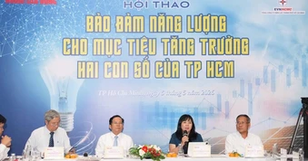 Dư địa phát triển điện mặt trời mái nhà của TPHCM còn rất lớn