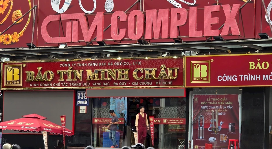 Đúng 12h Bảo Tín Minh Châu mở cửa, bất ngờ giá vàng SJC tại đây! Đúng 12h Bảo Tín Minh Châu mở cửa, bất ngờ giá vàng SJC tại đây!