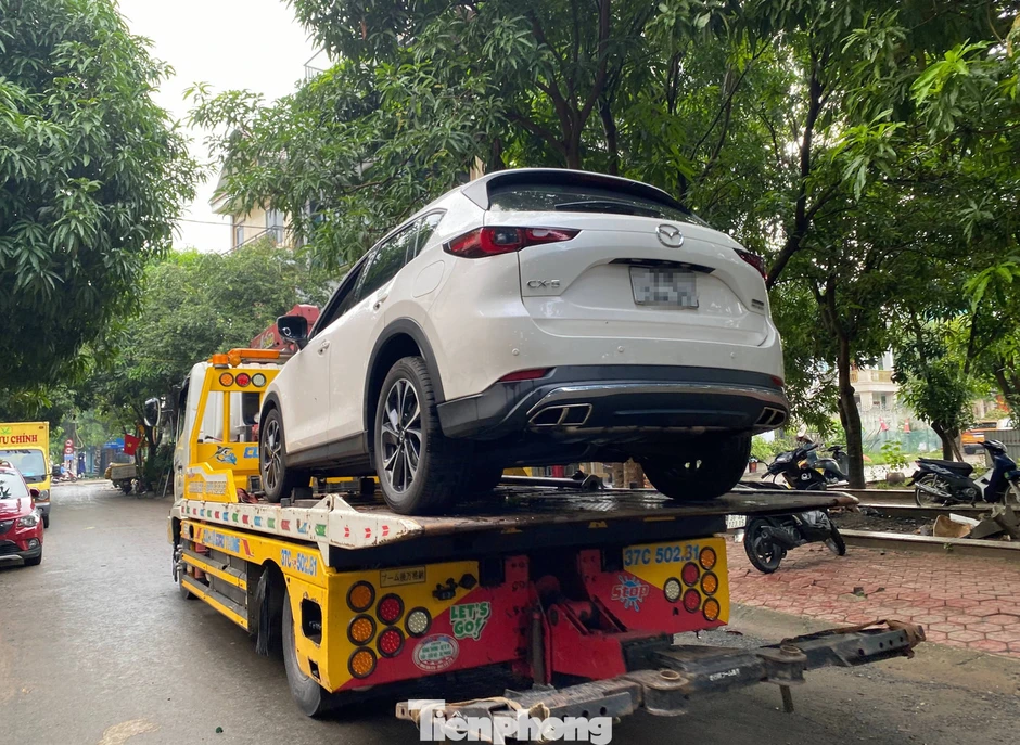 Gara sửa xe kiếm bộn tiền sau trận mưa to nhất 41 năm tại Vinh