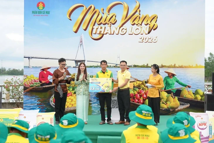 'Ghe vàng' cập bến Ninh Kiều, lan tỏa sắc vui 'Mùa Vàng Thắng Lớn 2026' 'Ghe vàng' cập bến Ninh Kiều, lan tỏa sắc vui 'Mùa Vàng Thắng Lớn 2026'
