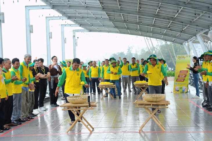 'Ghe vàng' cập bến Ninh Kiều, lan tỏa sắc vui 'Mùa Vàng Thắng Lớn 2026' 'Ghe vàng' cập bến Ninh Kiều, lan tỏa sắc vui 'Mùa Vàng Thắng Lớn 2026'