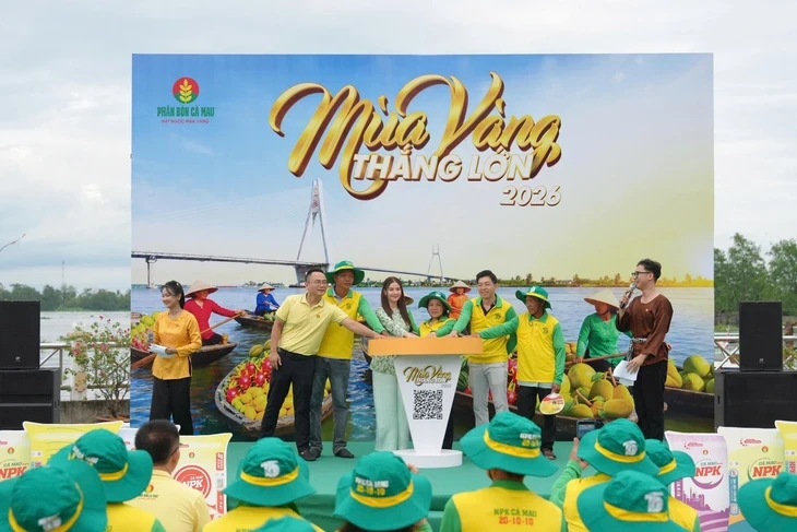 'Ghe vàng' cập bến Ninh Kiều, lan tỏa sắc vui 'Mùa Vàng Thắng Lớn 2026' 'Ghe vàng' cập bến Ninh Kiều, lan tỏa sắc vui 'Mùa Vàng Thắng Lớn 2026'