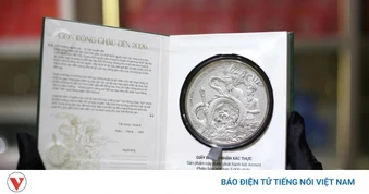 Giá bạc hôm nay 5/5: Giá bạc trong nước mất mốc 76 triệu đồng/kg