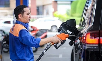 Giá dầu diesel hạ gần 10.000 đồng một lít
