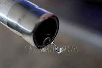 Giá dầu thế giới sụt giảm do lo ngại Mỹ có thể tiếp tục tăng lãi suất
