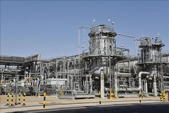 Giá dầu thô giảm gần 2% khi Mỹ hoãn kế hoạch quân sự nhằm vào Iran Giá dầu thô giảm gần 2% khi Mỹ hoãn kế hoạch quân sự nhằm vào Iran