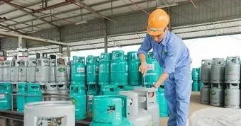 Giá gas tăng tới 90.000 đồng/bình 12 kg
