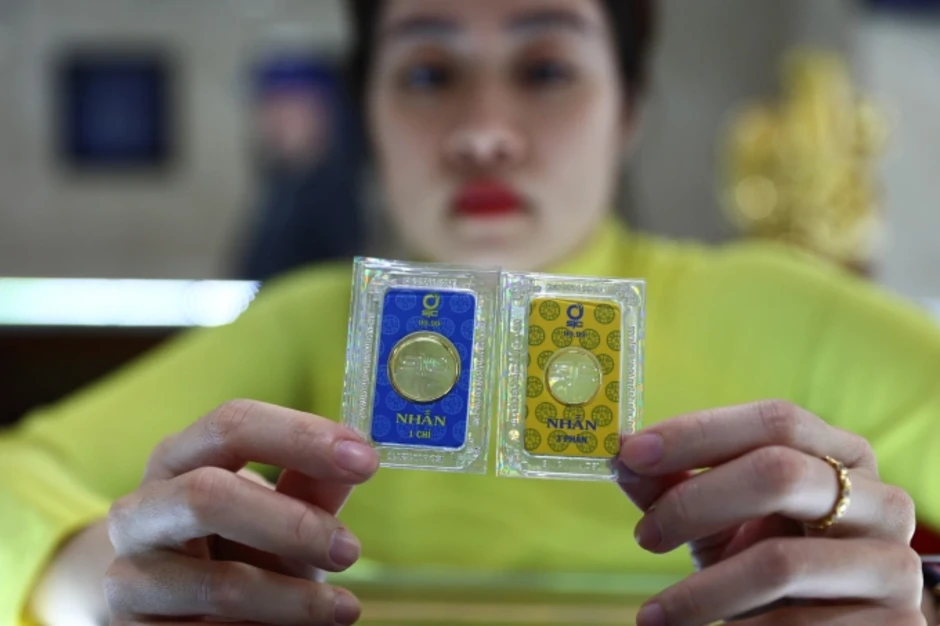 Giá vàng chững lại khi nhà đầu tư chuyển sang giữ USD Giá vàng chững lại khi nhà đầu tư chuyển sang giữ USD