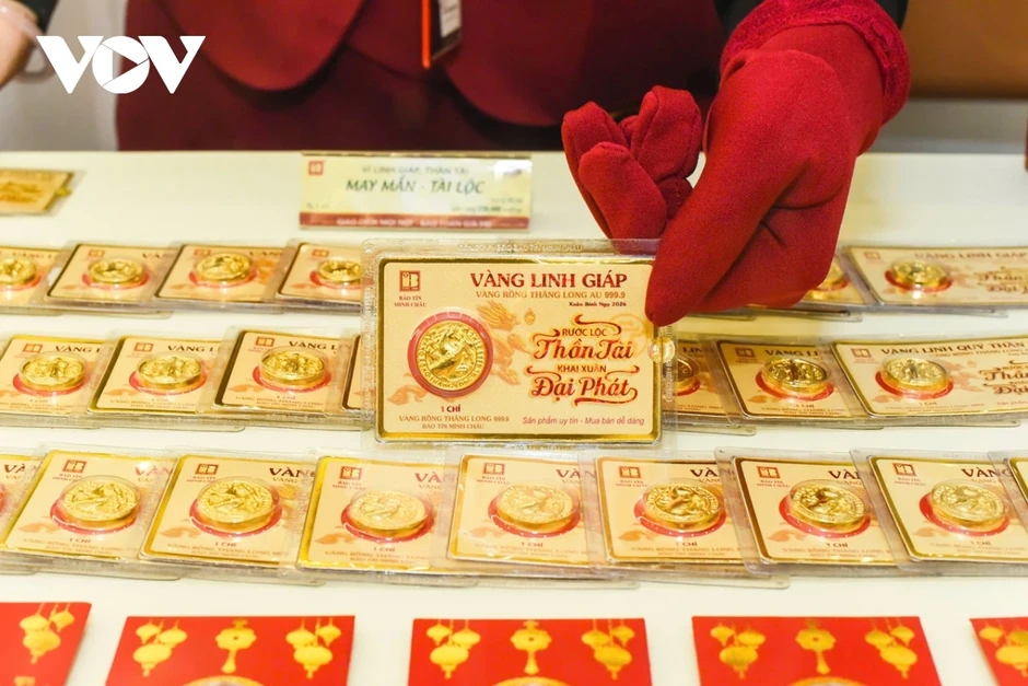 Giá vàng giảm sâu, nên mua vào hay bán ra? Giá vàng giảm sâu, nên mua vào hay bán ra?