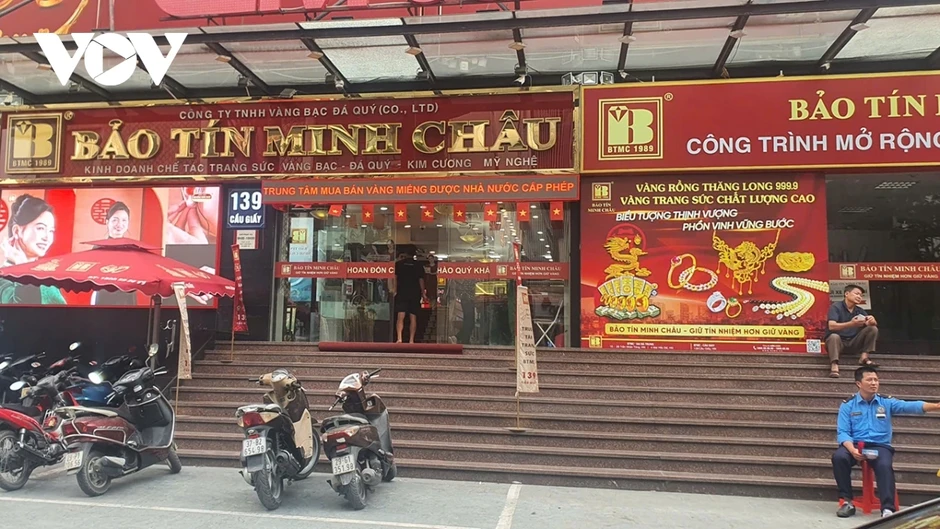 Giá vàng hạ nhiệt, nhà đầu tư quay lưng: Tiền đổ mạnh vào tiết kiệm Giá vàng hạ nhiệt, nhà đầu tư quay lưng: Tiền đổ mạnh vào tiết kiệm