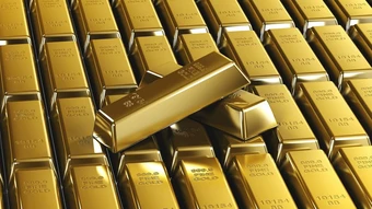 Giá vàng hôm nay 1/4: Tăng rất mạnh, tiến gần mốc 4.700 USD/ounce