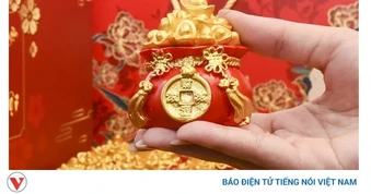 Giá vàng hôm nay 15/3: Giá vàng thế giới giảm xuống gần mốc 5.000 USD