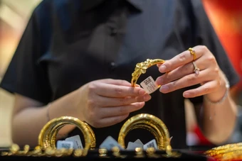 Giá vàng hôm nay 15/7: Quay đầu hồi phục mạnh