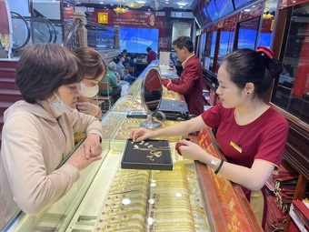 Giá vàng hôm nay 16/4: Quay đầu đi xuống