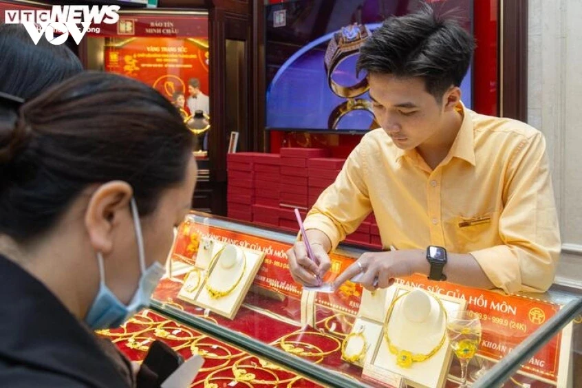 Giá vàng hôm nay 16/5: Giá vàng SJC niêm yết mức 161 – 164 triệu đồng/lượng Giá vàng hôm nay 16/5: Giá vàng SJC niêm yết mức 161 – 164 triệu đồng/lượng
