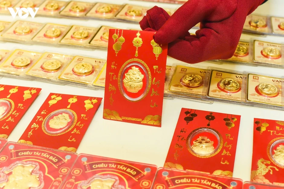 Giá vàng hôm nay 17/8: Vàng trong nước đi ngang, chênh lệch còn 5,2 triệu đồng Giá vàng hôm nay 17/8: Vàng trong nước đi ngang, chênh lệch còn 5,2 triệu đồng