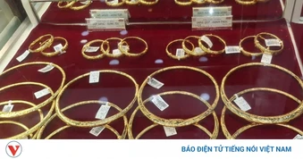 Giá vàng hôm nay 17/8: Vàng trong nước đi ngang, chênh lệch còn 5,2 triệu đồng