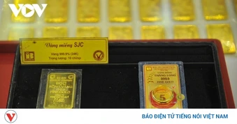 Giá vàng hôm nay 20/8: Giá vàng thế giới tăng vượt mốc 4.500 USD/oz