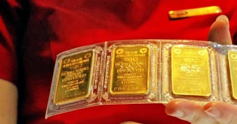 Giá vàng hôm nay 25/3: Vàng SJC và vàng nhẫn tăng sốc, giá bạc tiếp tục "nóng rực"