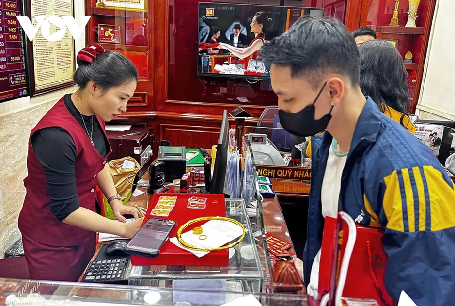 Giá vàng hôm nay 26/3: Giá vàng SJC giảm 1,2 triệu đồng/lượng Giá vàng hôm nay 26/3: Giá vàng SJC giảm 1,2 triệu đồng/lượng