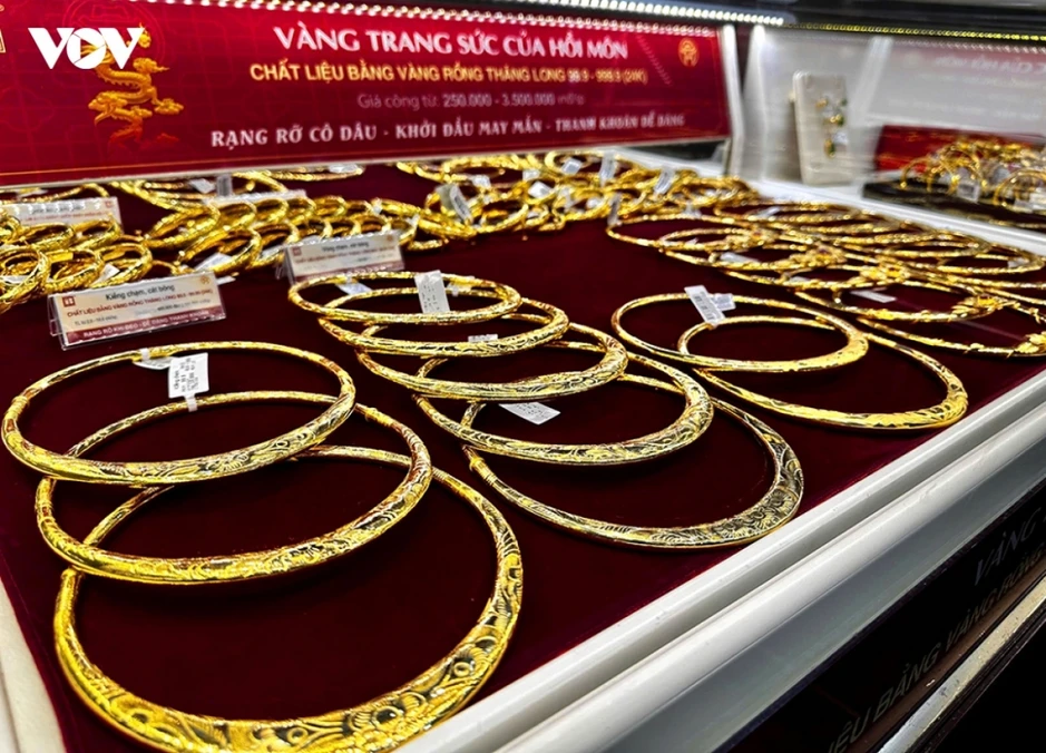 Giá vàng hôm nay 28/7: Vàng trong nước giảm và thế giới cùng giảm Giá vàng hôm nay 28/7: Vàng trong nước giảm và thế giới cùng giảm