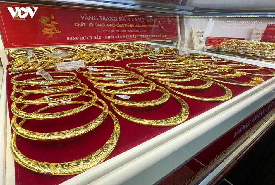Giá vàng hôm nay 3/6: Vàng trong nước duy trì ở mức 157,5 triệu đồng/lượng Giá vàng hôm nay 3/6: Vàng trong nước duy trì ở mức 157,5 triệu đồng/lượng