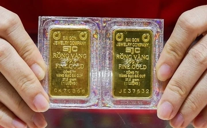 Giá vàng hôm nay 5/5: Vàng SJC giảm mạnh, vàng nhẫn "thủng" mốc 161 triệu đồng/lượng Giá vàng hôm nay 5/5: Vàng SJC giảm mạnh, vàng nhẫn "thủng" mốc 161 triệu đồng/lượng