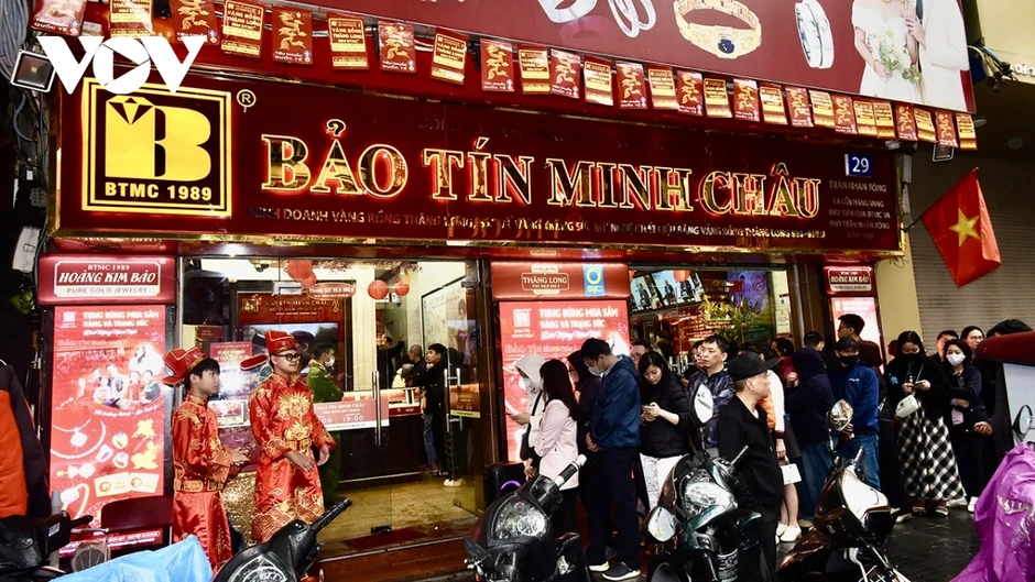 Giá vàng hôm nay 8/4: Vàng thế giới tăng, SJC vẫn cao hơn 24,2 triệu đồng Giá vàng hôm nay 8/4: Vàng thế giới tăng, SJC vẫn cao hơn 24,2 triệu đồng