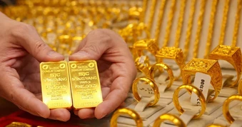 Giá vàng lao dốc mạnh