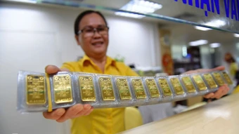 Giá vàng lên 143 triệu đồng một lượng