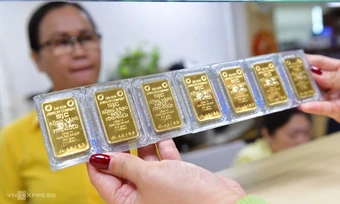Giá vàng neo sát 174 triệu đồng một lượng