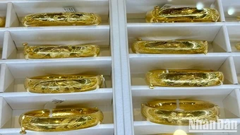 Giá vàng ngày 14/3: Vàng miếng, vàng nhẫn tiếp đà "lao dốc", giảm thêm 2,2 triệu đồng/lượng