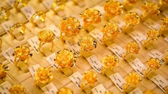 Giá vàng ngày 14/5: Thế giới giảm sâu, trong nước neo mức cao