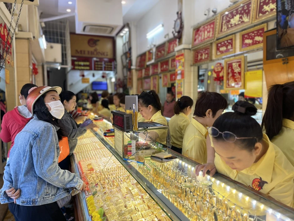 Giá vàng rung lắc mạnh trước ngã rẽ chính sách Giá vàng rung lắc mạnh trước ngã rẽ chính sách