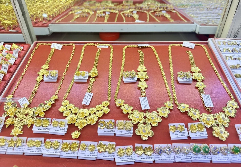 Giá vàng sáng 19/5 tăng giảm trái chiều, cẩn thận với tâm lý 'lướt sóng' Giá vàng sáng 19/5 tăng giảm trái chiều, cẩn thận với tâm lý 'lướt sóng'