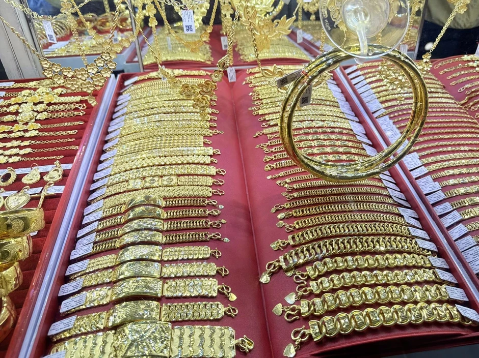 Giá vàng sáng 2/6 giảm nhẹ, nhà đầu tư thận trọng theo dõi thị trường Giá vàng sáng 2/6 giảm nhẹ, nhà đầu tư thận trọng theo dõi thị trường