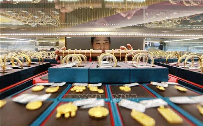 Giá vàng sáng 20/4 tăng nhẹ trở lại, giao dịch vẫn trầm lắng Giá vàng sáng 20/4 tăng nhẹ trở lại, giao dịch vẫn trầm lắng